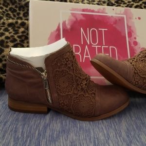 Taupe lace and faux leather zip booties